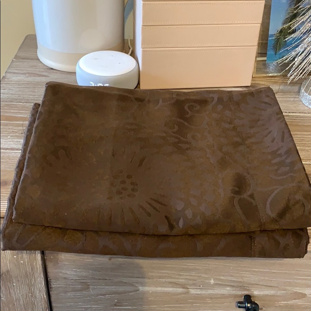 King Duvet Cover with two shams - Brown.